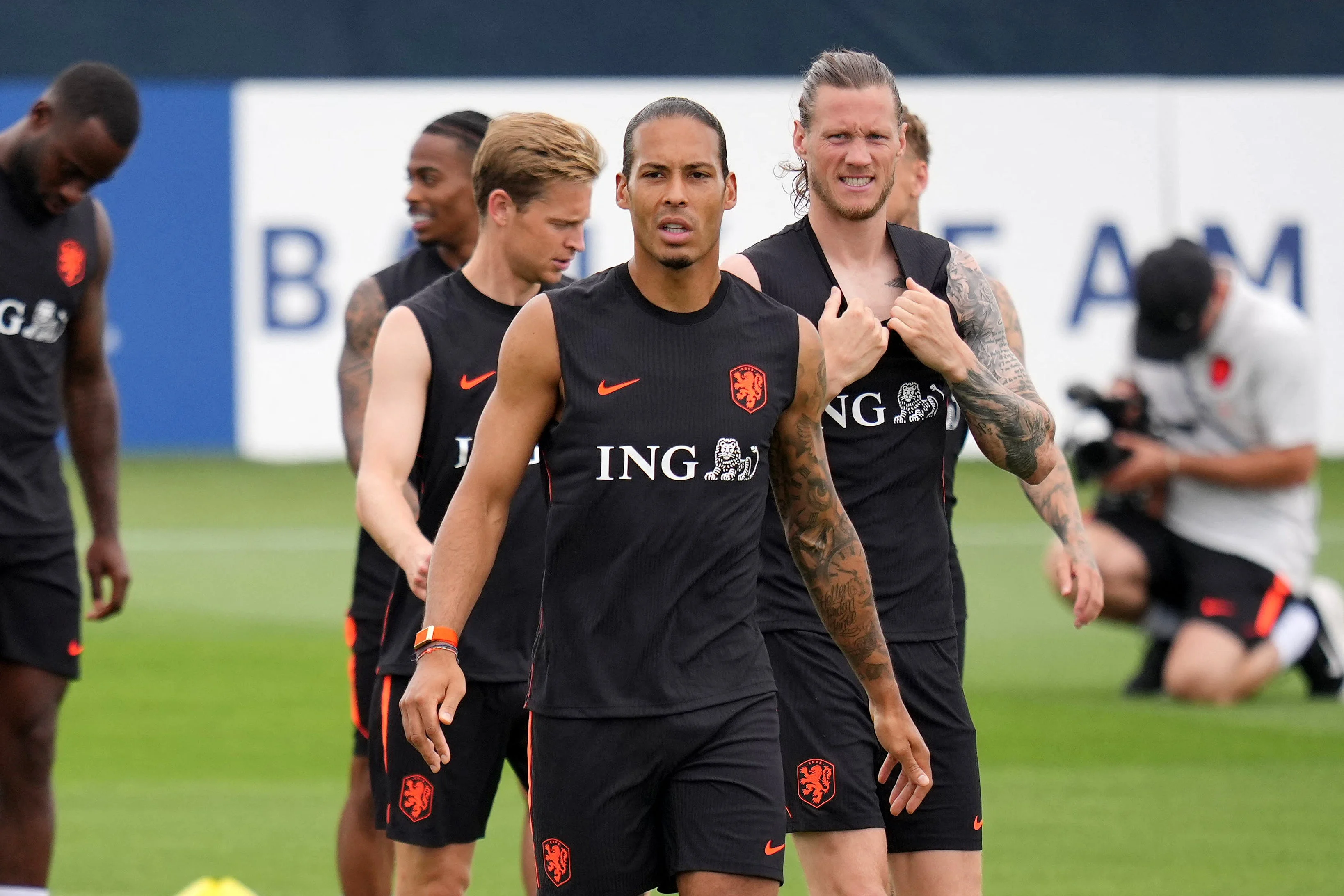 Netherlands’ Virgil van Dijk, Frenkie de Jong and Wout Weghorst during training